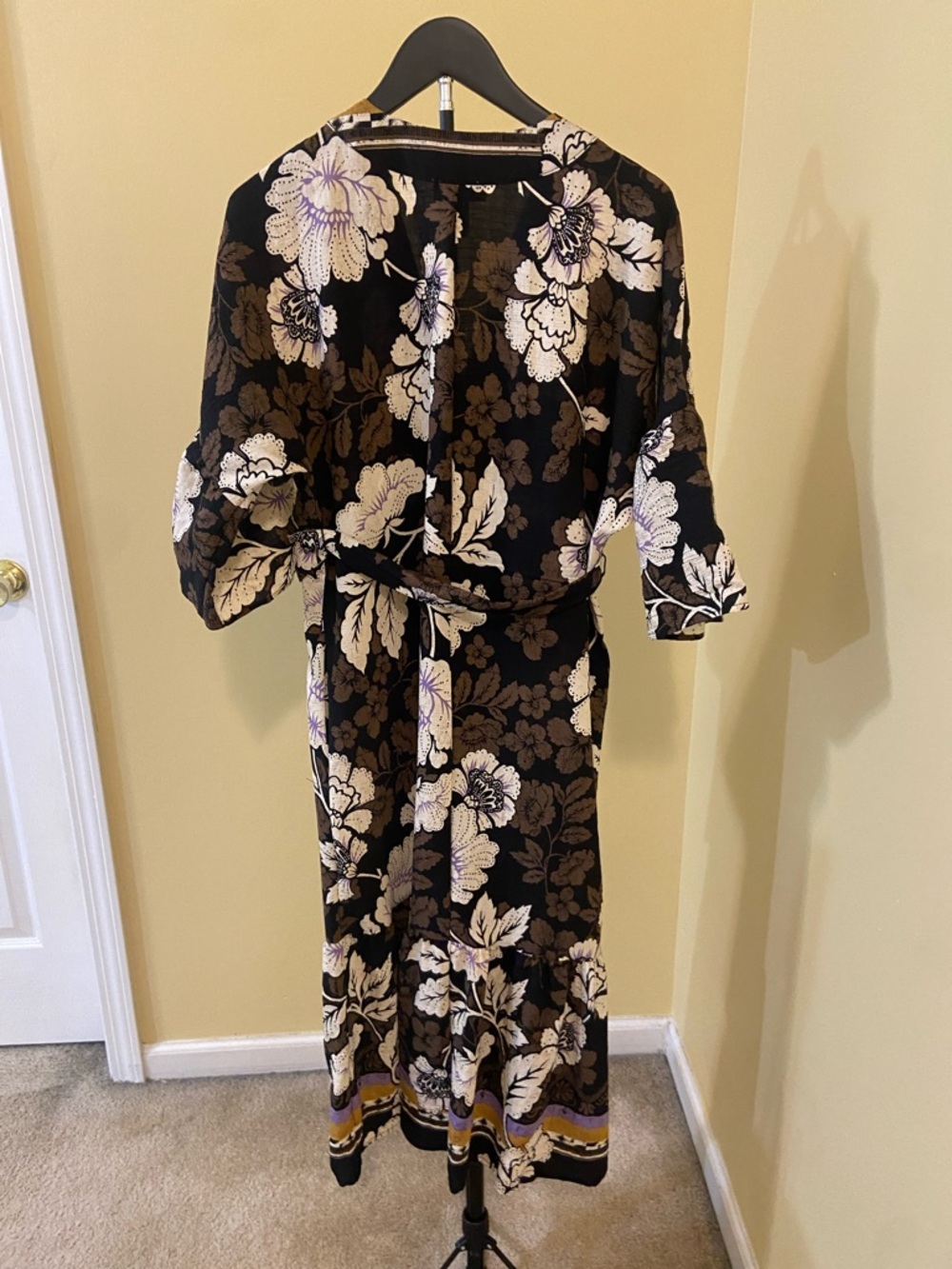 sofia by sofia vergara Black Dress with Cream, Brown & Purple Floral Print - Picture 4 of 4